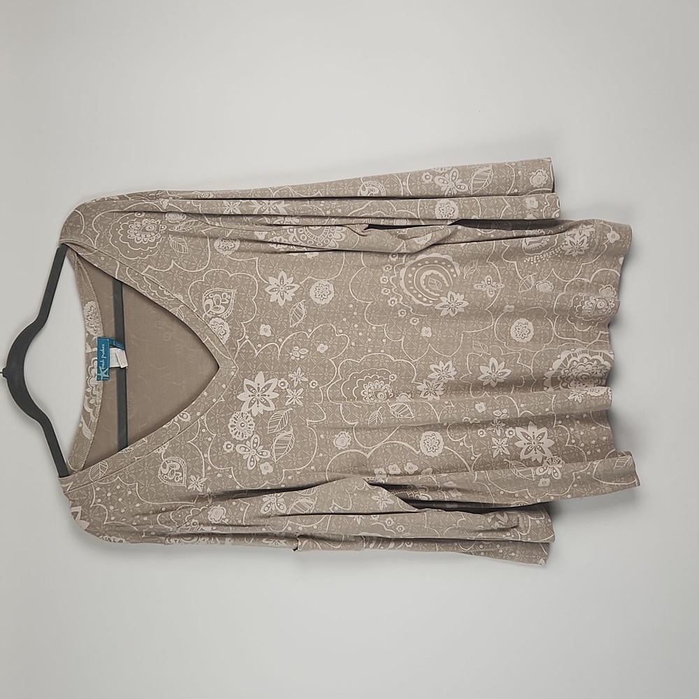 Fresh Produce Tan & Cream V-neck Top 2X